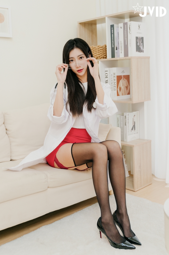 醫師的責任是幫你治療

而我這雙美腿附帶療效

https://t.co/7cmrGgxLbT https://t.co/dAFmuWPzx9