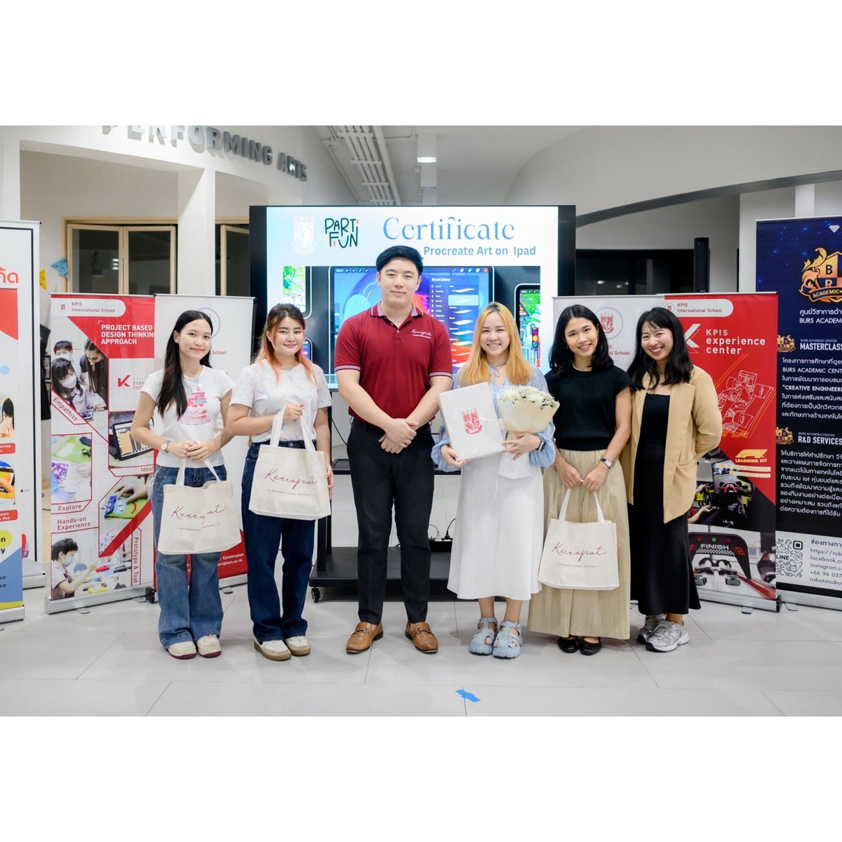 Students dove into tech and creativity with two inspiring workshops! Ages 9-15 explored coding with SWIFT, guided by Professors Siriphan Petnuam &amp; Nattapakal Lichaikul, while ages 6-11 mastered digital art with Procreate.
#KPIS