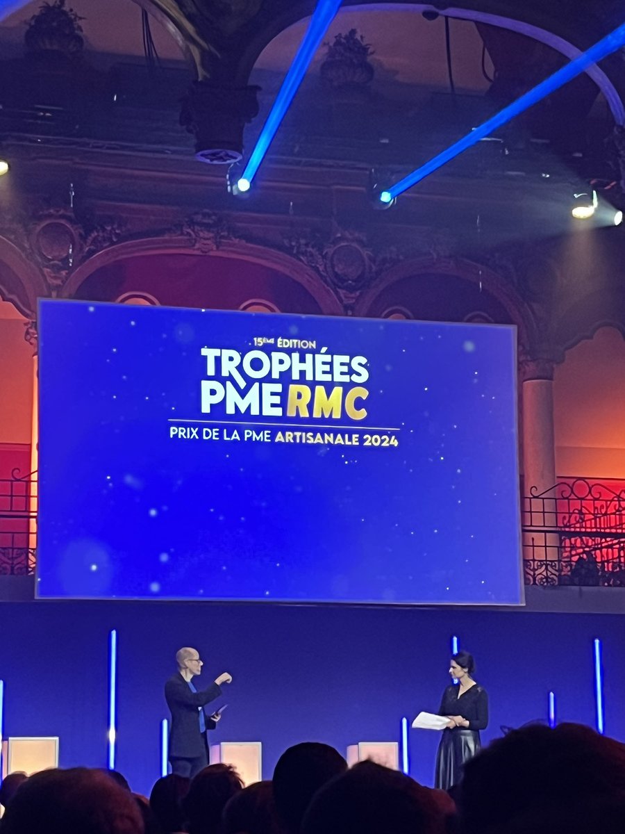 #InstantRencontre 

Hier soir, Belle rencontre avec Nicolas Chabanne <a href="/NicoChabanne/">Nicolas Chabanne</a> 
Incroyable Homme orchestre derrière le succès de « C’est Qui Le Patron » à la soirée des Trophées PME RMC ‼️

Ce post est dédicacé à la géniale <a href="/CecileGauffriau/">Cécile Gauffriau #BCircular♻️</a> et <a href="/frocq/">𝐅𝐥𝐨𝐫𝐞𝐧𝐜𝐞 𝐑𝐨𝐜𝐪🔅</a> 😉