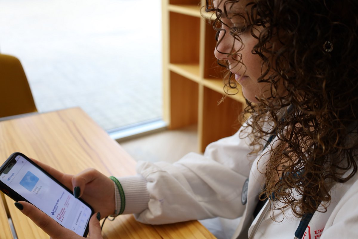 Hospital del Mar (@hospitaldelmar) on Twitter photo Serious games per formar els estudiants del Grau en #Medicina de la <a href="/UPFBarcelona/">UPF Barcelona</a> amb l’<a href="/hospitaldelmar/">Hospital del Mar</a>
Es tracta d’una eina formativa a través del joc, impulsada pel Servei de #Pneumologia del centre per a una de les assignatures del Grau
#TalentMAR
hospitaldelmar.cat/ca/noticies/vi… Serious games per formar els estudiants del Grau en #Medicina de la <a href="/UPFBarcelona/">UPF Barcelona</a> amb l’<a href="/hospitaldelmar/">Hospital del Mar</a>
Es tracta d’una eina formativa a través del joc, impulsada pel Servei de #Pneumologia del centre per a una de les assignatures del Grau
#TalentMAR
hospitaldelmar.cat/ca/noticies/vi…