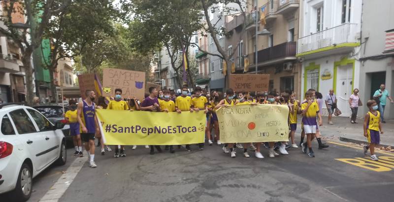 Catalunya Metropolitana (@catalunyamtp) on Twitter photo El viatge a Nova York d’Albiol (PP) i Carrera (PSC) i el camp del Sant Josep
Badalona gasta milers de € a dur a EUA un guardó a Jordi Fernández però la pista on es va formar es ven en un negoci privat
✍️Tomeu Ferrer
A <a href="/IndependentBDN/">L'Independent de Badalona</a> i <a href="/CatalunyaMTP/">Catalunya Metropolitana</a>
catalunyametropolitana.cat/el-viatge-a-no… El viatge a Nova York d’Albiol (PP) i Carrera (PSC) i el camp del Sant Josep
Badalona gasta milers de € a dur a EUA un guardó a Jordi Fernández però la pista on es va formar es ven en un negoci privat
✍️Tomeu Ferrer
A <a href="/IndependentBDN/">L'Independent de Badalona</a> i <a href="/CatalunyaMTP/">Catalunya Metropolitana</a>
catalunyametropolitana.cat/el-viatge-a-no…