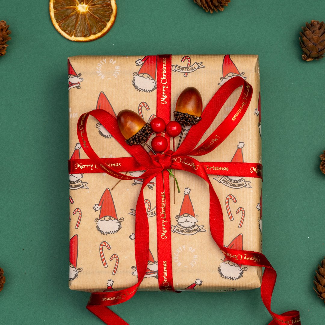 Santa-approved wrapping vibes 🎅✨ 
Kraft rolls + festive ribbons = gifts too pretty to open! 

bit.ly/3VaOdl4