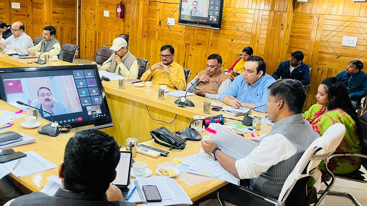 आयुक्त, गन्ना एवं चीनी ,उ.प्र. की अध्यक्षता में आज दिनांक 28.11.2024 को कार्यालय आयुक्त, गन्ना एवं चीनी की साप्ताहिक समीक्षा बैठक सम्पन्न हुई।
<a href="/CMOfficeUP/">CM Office, GoUP</a> <a href="/UPGovt/">Government of UP</a> 
<a href="/InfoDeptUP/">Information and Public Relations Department, UP</a> <a href="/UPCane/">Cane Development UP</a>