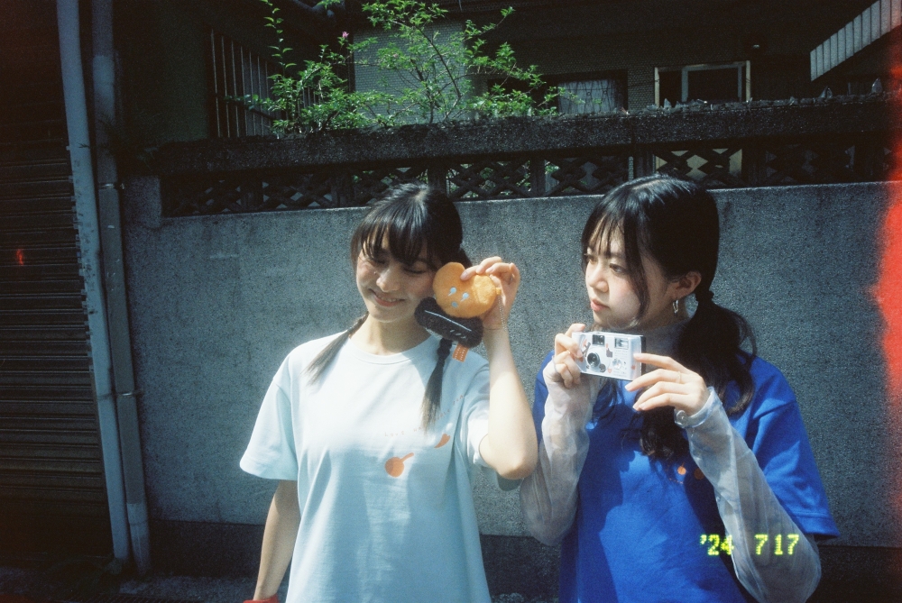 champcamera's tweet photo. ing 320T melting ice by #青葉台 店
#台湾 の #写真店 #SNAPPP さん提供の限定 #カラーネガ「#リトルフォックス320T」
#ISO320 の #タングステンフィルム で、晴れた日に撮影すると青色のトーンが爽やかな印象です◎
#ing320Tmeltingice #フィルム #横浜青葉台 #田園都市線
https://t.co/mOaFw7Sy8Z https://t.co/M2aTDMssiS