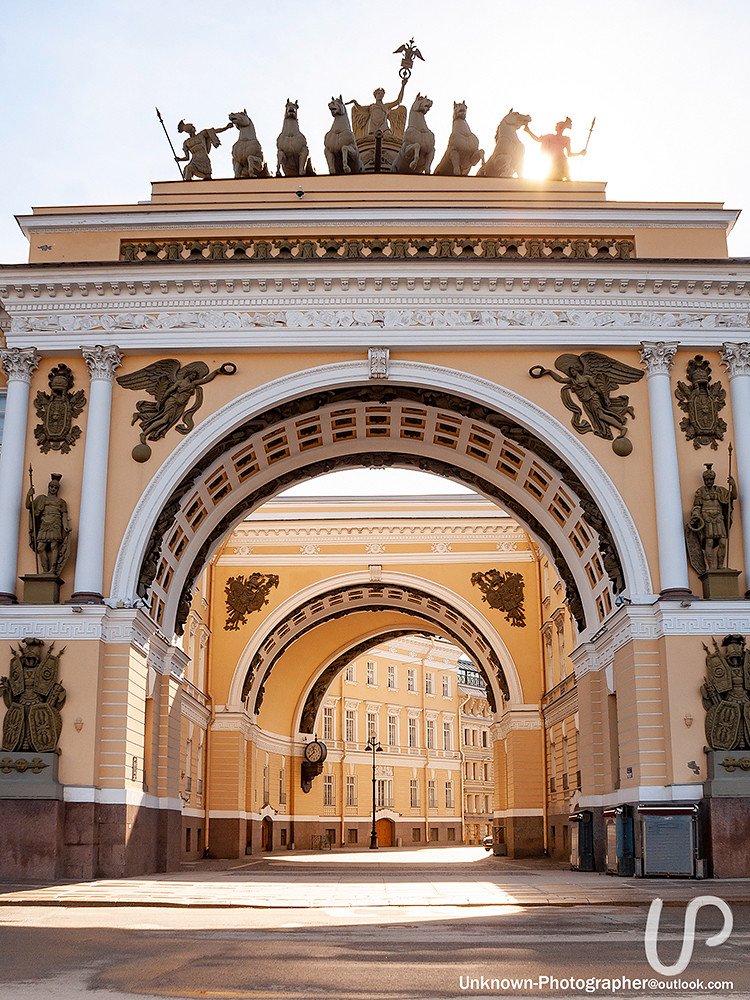 _MariaZakharova's tweet image. Good morning! (Triumphal Arch, General Staff Building, Palace Square, Saint Petersburg, Russia)