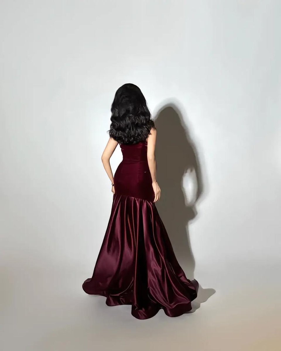 Dress2019's tweet photo. أجمل فستان شتوي شفته هالفتره!
والأجمل سعرره 🤯🩶 https://t.co/u7IiC7Dtb5