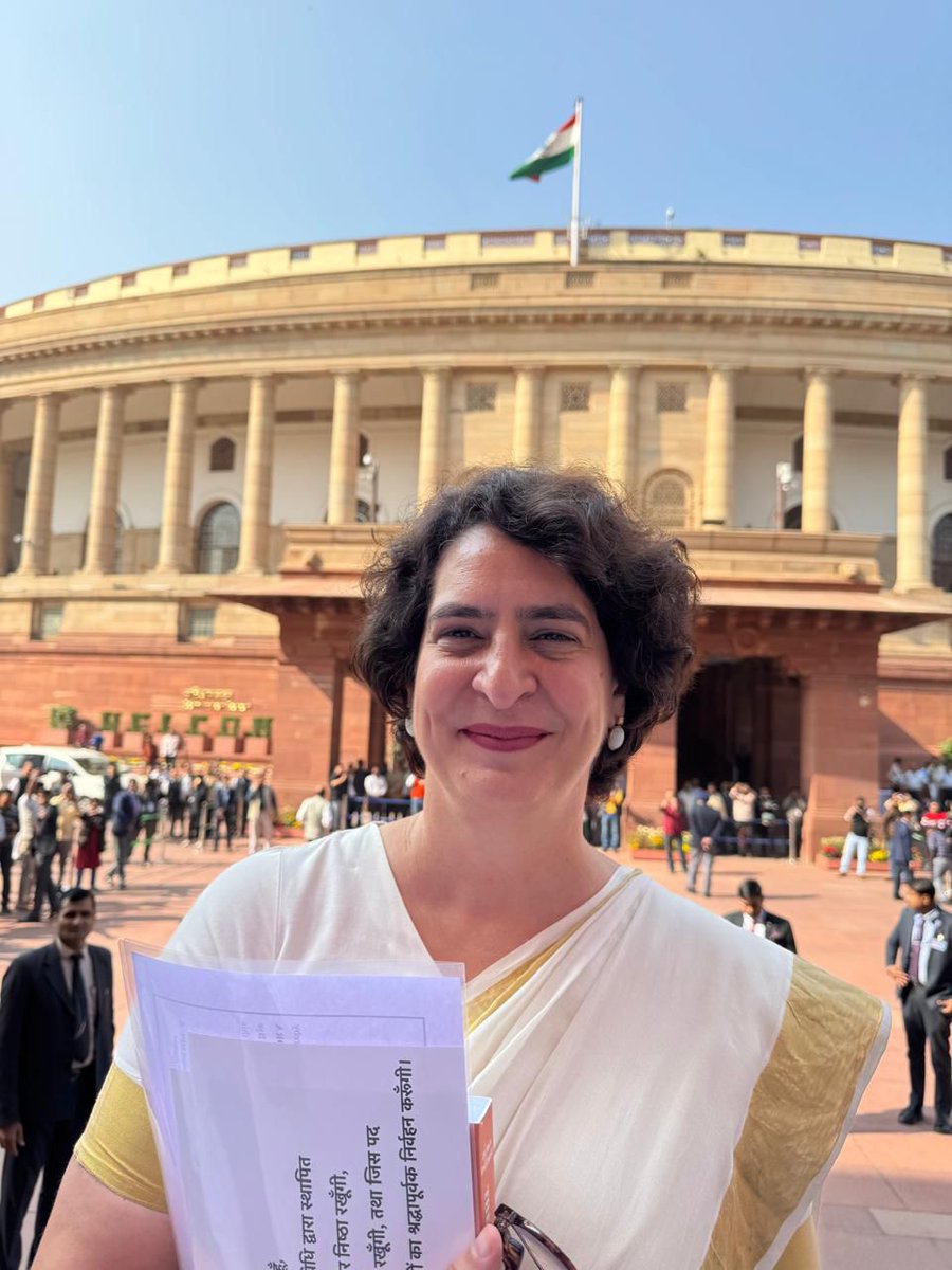 _chakkiwala's tweet photo. #PriyankaGandhi https://t.co/14wyu0Vq4D