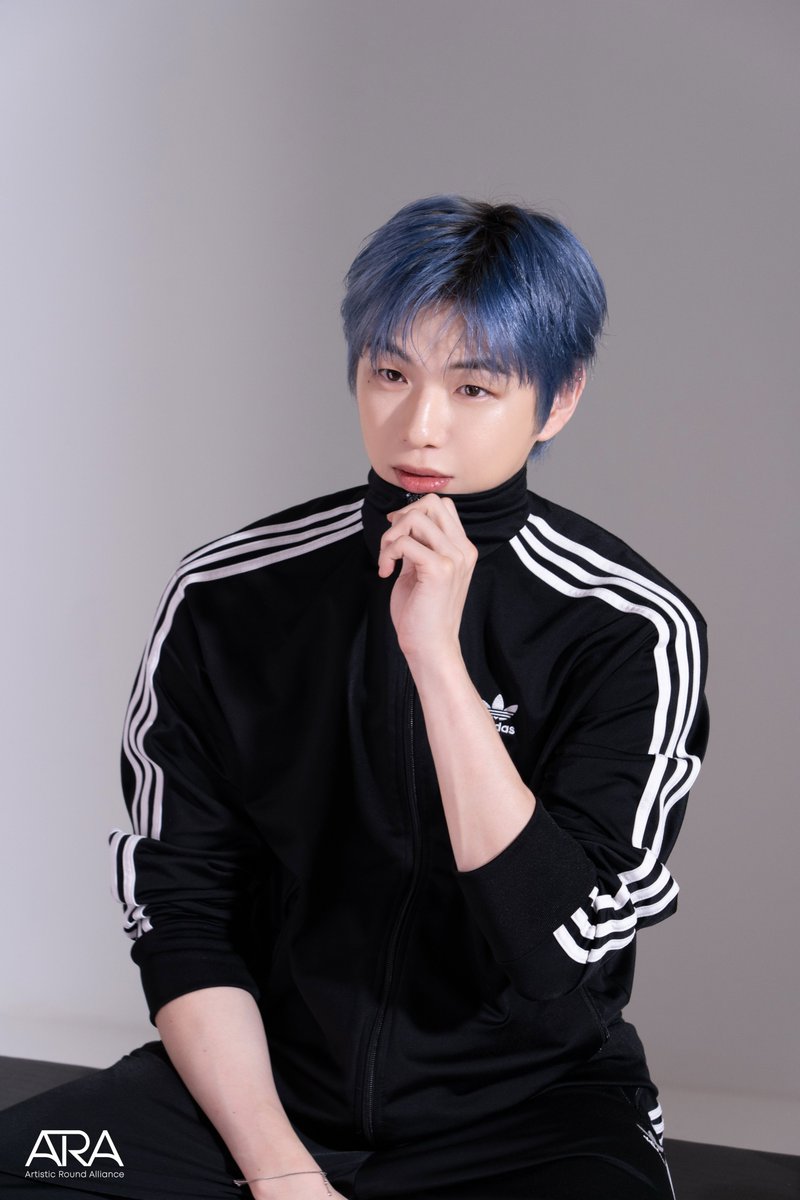 kd_officialx's tweet photo. [📢] 강다니엘(KANGDANIEL) 2025 SEASON'S GREETINGS 예약 판매 마감 D-1

⏰ 예약 판매 일정
2024.11.21 (THU) 3PM (KST)
~ 2024.11.30 (SAT) 11:59PM (KST)

자세한 내용은 강다니엘 OFFICIAL PLATFORM에서 확인해 주세요
🔗 https://t.co/icpKYXHrhn

#강다니엘 #KANGDANIEL https://t.co/8gKfayGLI0