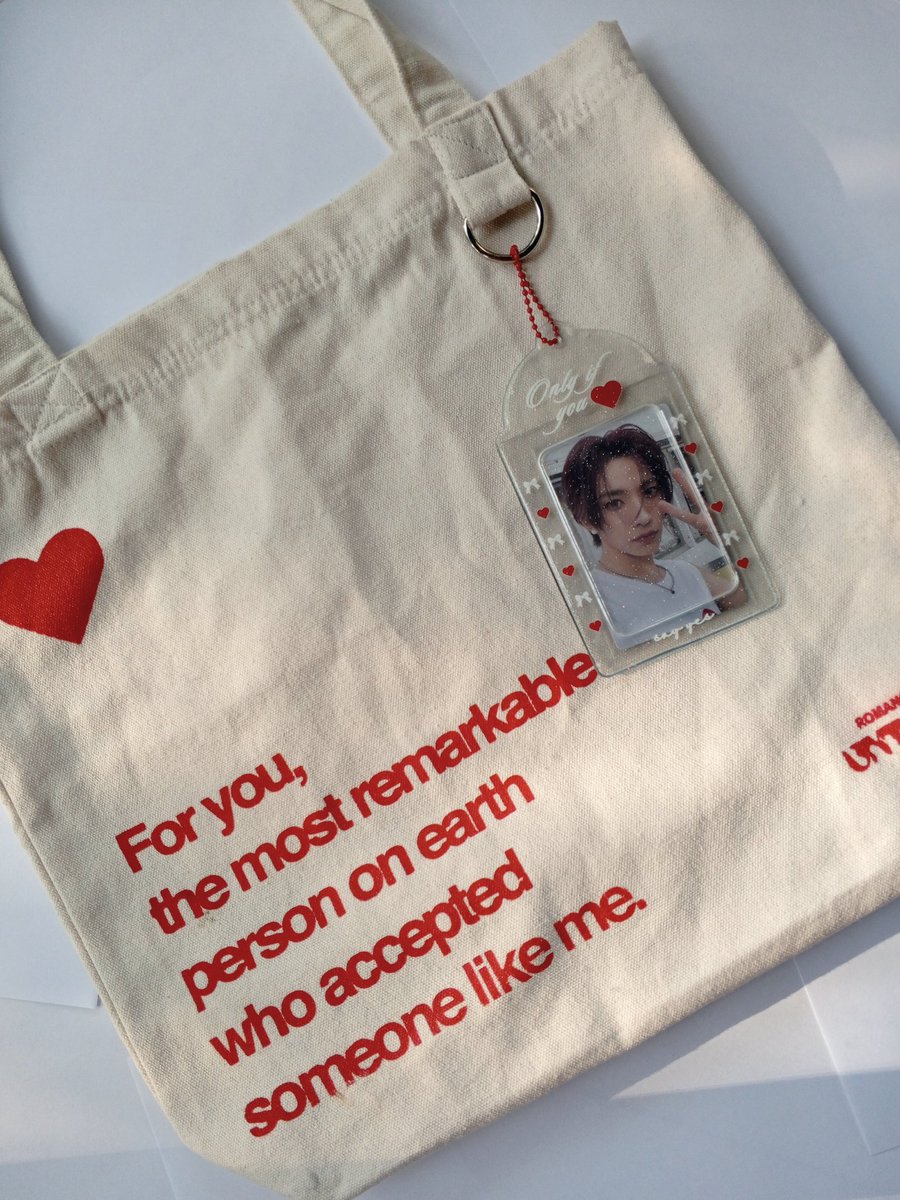 1hschi's tweet photo. ꒰ @parksayie | #cwonbns ꒱   

★ — my tote bag and pocahol arrived safely po! totally worth the wait! luvv the quality of the tote bag. more budols to come~ https://t.co/Ukvv7yB3qp