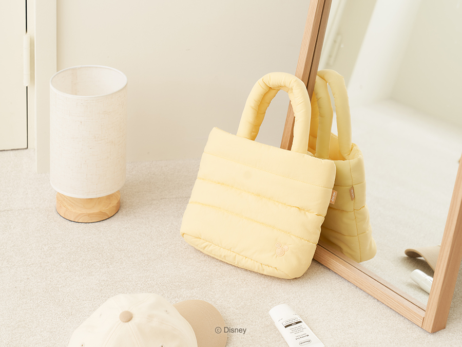추운 겨울 귀여운 가방 하나로 온기 가득 담기!
👜<디즈니 캐릭터> 패딩 토트백 (4 color)

12월 굿즈 구경하기👉ye4.kr/o3feY

#RT + #팔로우 1분께 이 굿즈 보내드려요!
(12/12 타래로 당첨자 발표)