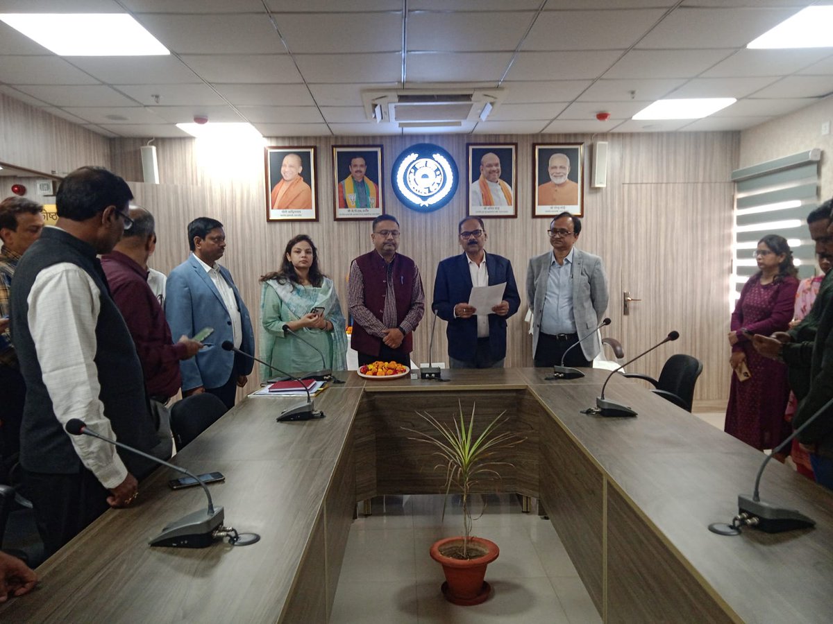 mdcellupcb's tweet photo. To commemorate the 75th #ConstitutionDay, officials of the bank took pledge to uphold the core values of justice liberty and equality enshrined in the Indian Constitution
#75YearsOfConstitution #ConstitutionDay2024 #SamvidhanDiwas https://t.co/hyFTSW2GRI