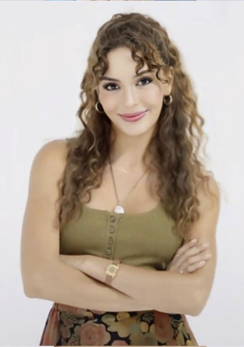 ngs_ngs_'s tweet photo. Que vengan los mejores proyectos para ti mi querida #EbruŞahin 🧡👑eres una excelente actriz,  bella, talentosa  y profesional. Te mereces todo lo bueno.👏👏👏 https://t.co/jGGoOBi49a