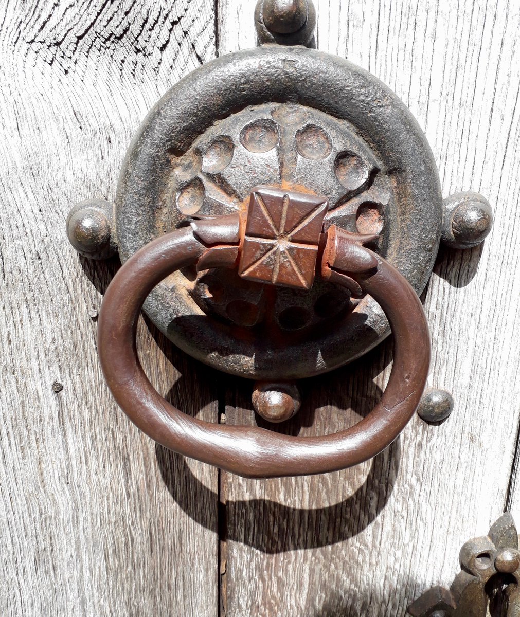 PosyHill1's tweet photo. #AdoorableThursday #IronworkThursday 
The much photographed doorframe of St Mary and St David’s church, Kilpeck tends to overshadow the impressive ironwork, so zooming in… https://t.co/zuHVBulask