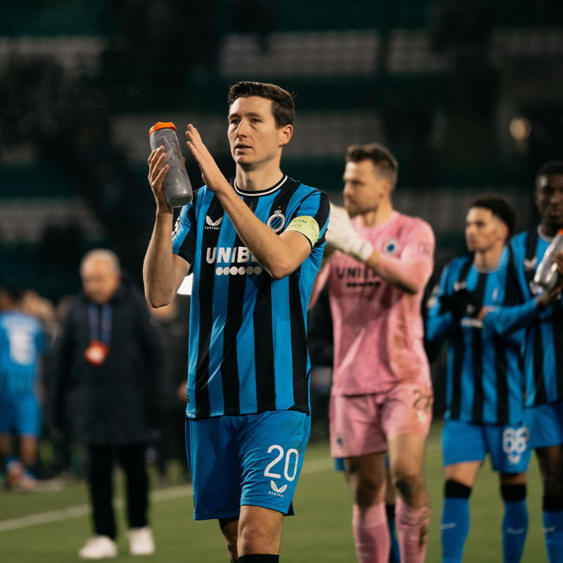 ClubBrugge's tweet photo. Over land and over sea. 🌊
Best fans! 🔵⚫️ #CELCLU #UCL #PlayForUnforgettable