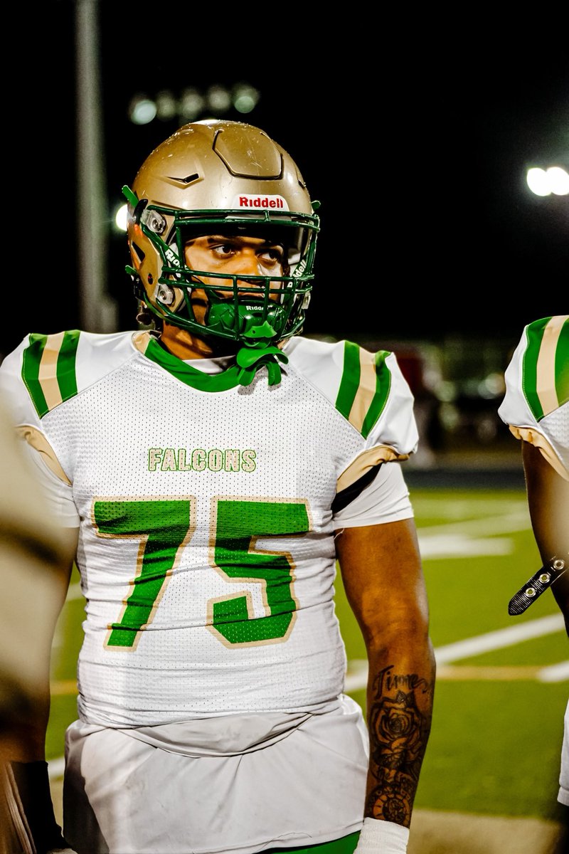 Senior season film! 
11 Sacks
63 Tackles
29 TFL
1 Forced fumble
2 Fumble recoveries

hudl.com/v/2QJVR3