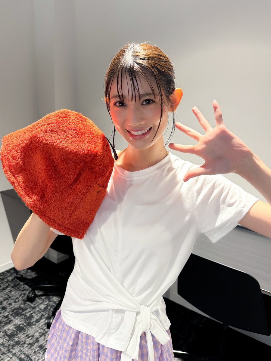 shachi_staff's tweet photo. 秋本帆華が参加している
「スタプラ温泉・サウナ同好会 
SPA PLANET Supported by #ニフティ温泉」
のキービジュアルが公開されました🧖‍♀️♨️

今後も続報をお楽しみに〜🌟

#スタプラ #スパプラ #SPAPLANET #TEAMSHACHI https://t.co/xSCuQnZwFU