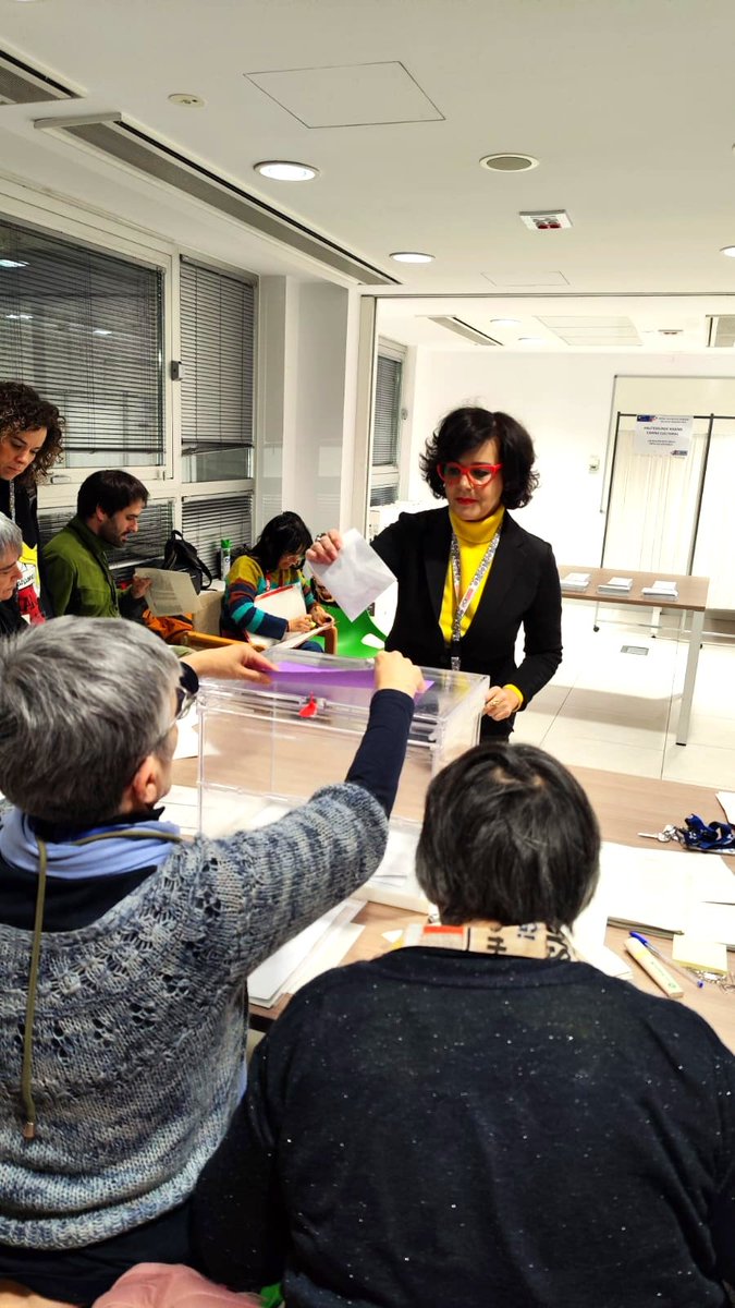 FSSCCOOEuskadi's tweet photo. 🗳️Hoy se están celebrando las Elecciones Sindicales en el S.Vasco de Salud
✉️Nuestrxs Delegadxs y Apoderxs votan en sus mesas correspondientes
📲 Sigue el transcurso de la jornada de EESS en nuestras Redes Sociales
#EleccionesSindicalesOsakidetza #EnREDandoCCOO #SaltaAlaRed https://t.co/c0RPdOaQ94