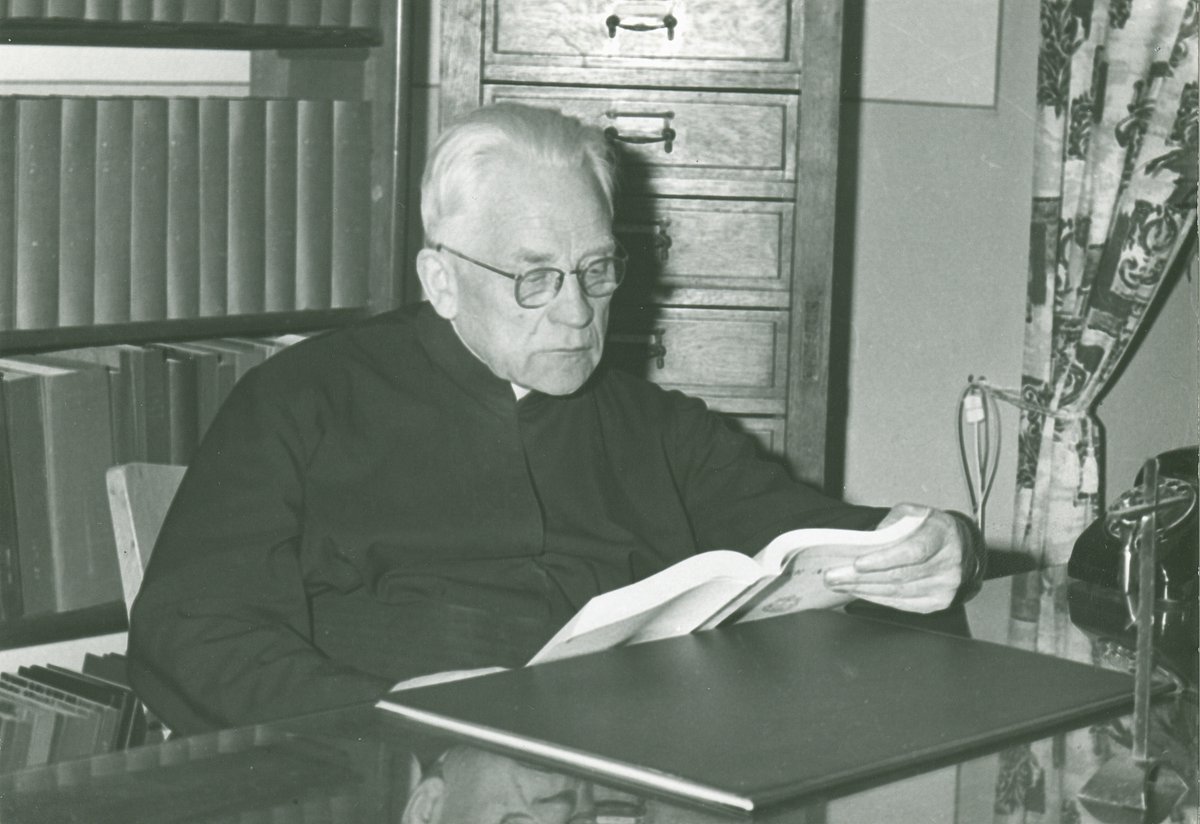 RomanoSace57080's tweet image. "For me, the first pastoral duty is to tell the truth, to give clear, unambiguous teaching and to point out and reject dangers and errors. In this, too, the Church shows herself in all her goodness" (Fr. Sebastian Tromp SJ).