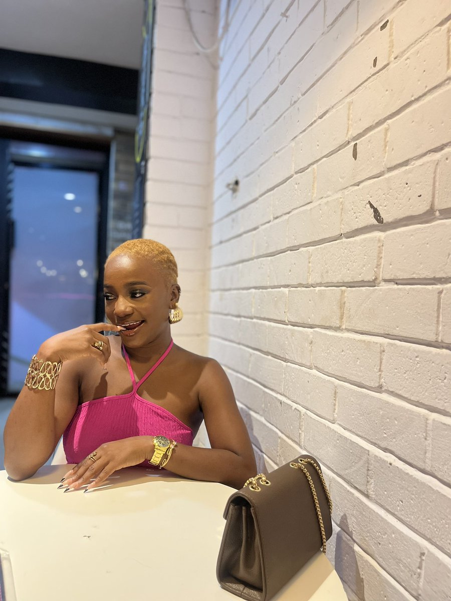 Mss_Nessa's tweet photo. Hey Siri! Play “It’s my birthdayyyy”🥳🎉 https://t.co/pEBbEdiR3G