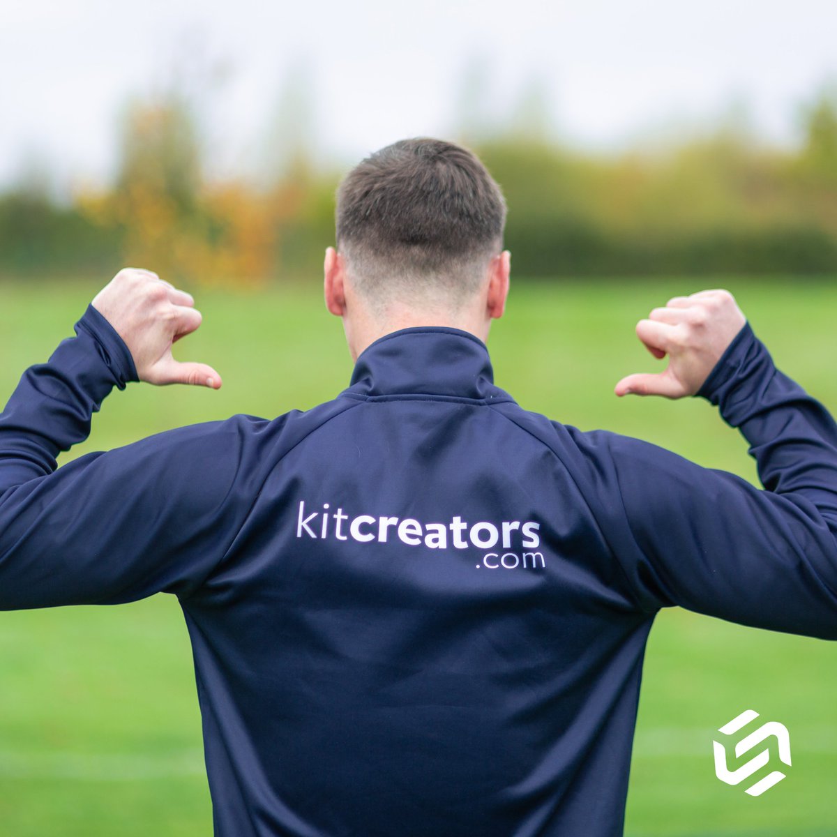 Own the Game. Represent Your Team!

At KitCreators.com, we design custom #sportswear  that lets your team stand out on and off the field.
We’ve got your back – literally!
👉 Ready to level up your clubs appearance? Get in contact KitCreators.com today!
