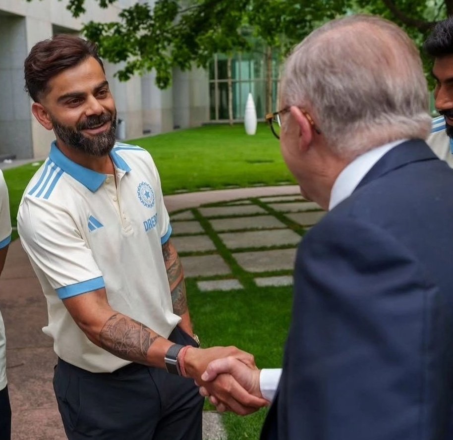 kohli_pagluu's tweet photo. Imagine meeting the Prime Minister of sixth largest country in the world with an handshake where your left hand is in your pocket and you weren't the one who made the first move

Insane Aura man 🔥 https://t.co/LwimqG9TaD