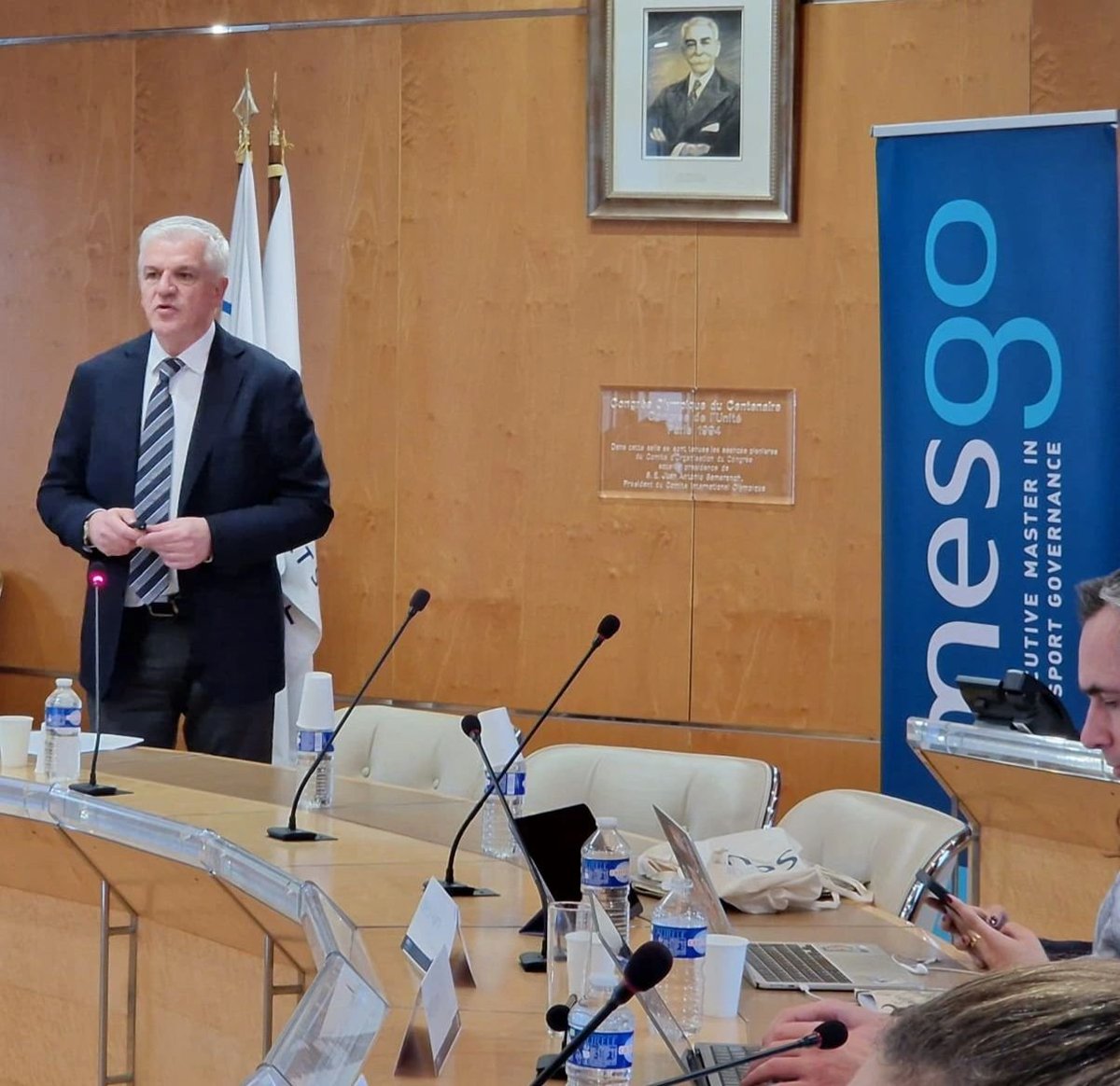 clubs_union's tweet photo. 🇫🇷 Yesterday, our General Secretary @DGudasic presented at the 8th edition of #MESGO (Executive Master in Global Sport Governance), hosted by the French Olympic Committee in Paris, highlighting the diversity of operational models among European clubs
#OneClubOneVote https://t.co/wUXol3sNxe