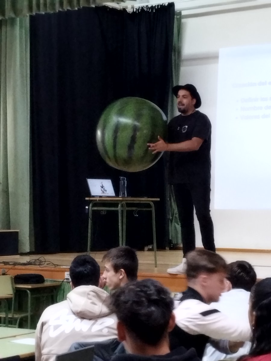 IES_Mateo's tweet photo. Aprendiendo y emprendiendo.
#TSEAS y #TSAF en #IAckathON con tuvity en #IESMateo_Hdez
#FPup #emprender #aulaemprendimiento https://t.co/XcAIJtp9g4