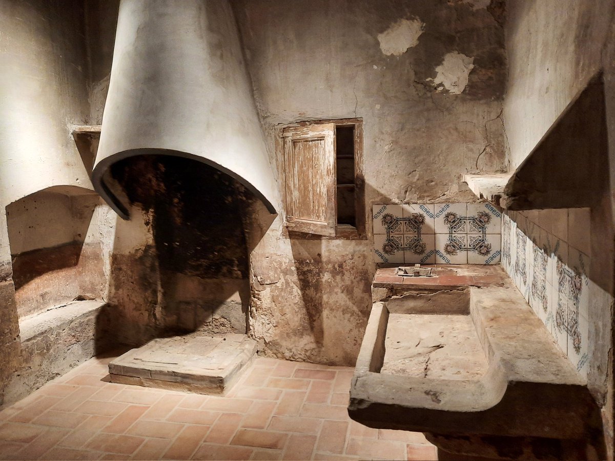 Diumenge 1 de desembre a les 10.30h, des del Museu de #Tarrega: Visita guiada a la sala 'TRAGÈDIA AL CALL · #TÀRREGA 1348', call jueu i Casa d'Avraham Xalom.
+ info i possibilitat de concertar la visita a museutarrega.cat i 973 31 29 60.