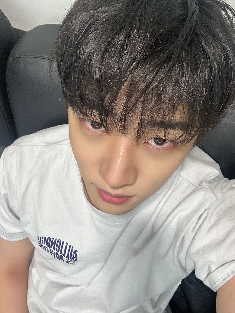 말을 예쁘게 하려고 하는 게 아니에요
너무나도 예쁜 그대여서 예쁜 말을 할 수밖에 없는 거예요

| 동그라미, 예쁜말 예쁜 사람

#재찬 #JAECHAN
#재찬아_사랑해 #재찬아_응원해
#재찬아_넌_우리의_찬란한_우주야