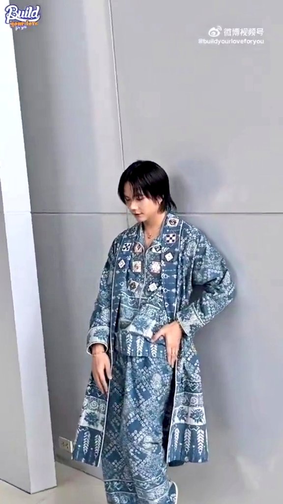 ชุดงามแต้งามว่า งาม ปะล้ำปะเหลือ......💙😄
BUILD TOGETHER WITH ISSUE THAILAND
#SilkFestival2024xBuild