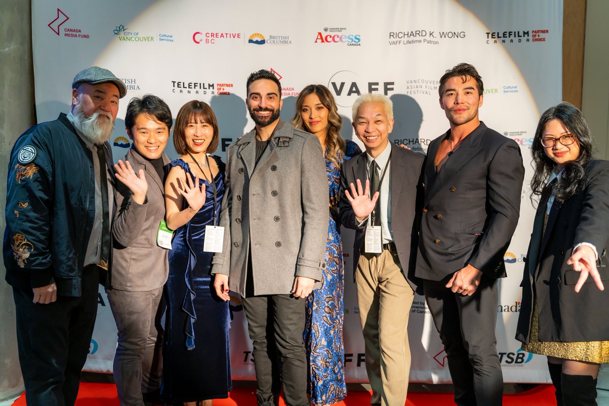 mikawa_eiga's tweet photo. 📽#バンクーバー・アジアン映画祭2024 振り返り🎬
🍾GALA アフターパーティ🍸
#OVASIAN 授賞式後に開催されたパーティは、クリエーターたちと映画祭主催者たちとの交流でフロアは溢れかえっていました。新たな出会いの連続で「#愛の挨拶」のメンバーも興奮状態のうちに映画祭は終幕を迎えました👏 https://t.co/shzKCFCIhU