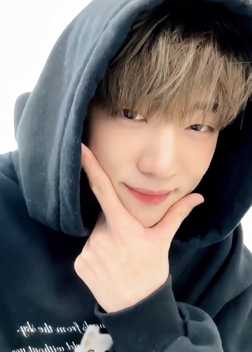 나는 
너로 인해 새로워지고
너로 인해 행복했다

그리고 나 살아있는 동안
너로 인해 행복할 것이다

| 류시화

#재찬 #JAECHAN
#재찬아_사랑해 #재찬아_응원해
#재찬아_넌_우리의_찬란한_우주야