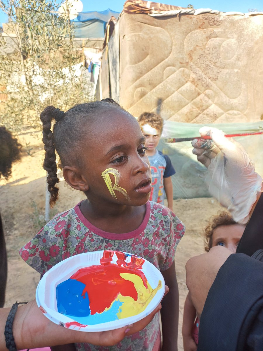 ShamsHouryah's tweet photo. Children of Gaza, you are the heartbeat of hope amidst the pain, and your smiles are the strongest message of life. Despite the hardships, joy will remain in your hearts and faces because hope never dies. 💫 #ChildrenOfGaza #JoyHope https://t.co/mCp89eBFq4
