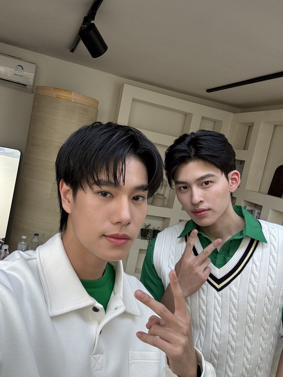 phuwintang's tweet photo. พร้อมสั่งอะไรกลับไปกินกันยังงง

LINE MAN x PondPhuwin

#LINEMANLYMPICxPondPhuwin https://t.co/IlaMKrYr5Y