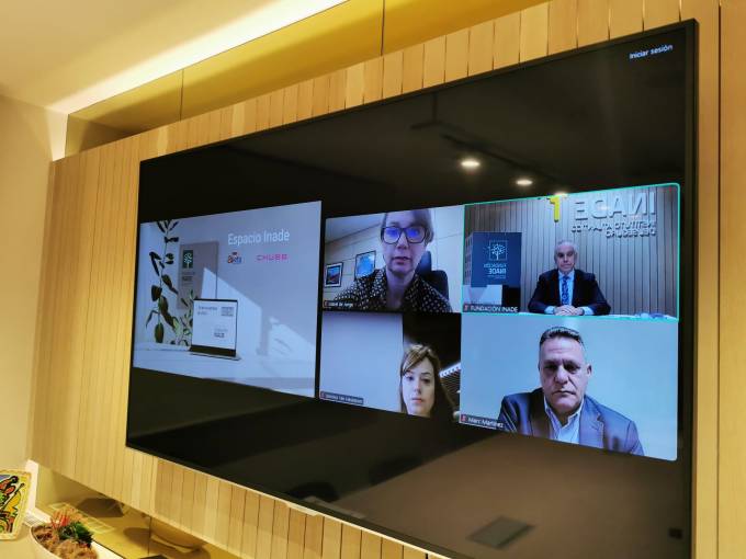 GrupoAseguranza's tweet photo. 📌#Asefa y @Chubb_Seguros analizan las #coberturas de #RC en la tribuna #EspacioInade 

#Seguros #Mediación #Siniestros / @FundacionInade 

https://t.co/mvppPXSeEz https://t.co/LrTjIptK0y