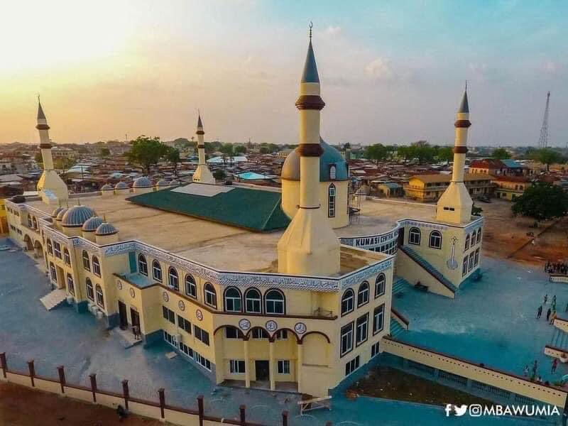 TheKelOwusu's tweet image. The Kumasi Central Mosque 🕌 

Wow!!! 

Reconstructed and fully furnished. I have been to the one in Accra where we shot World Cup and AFCON promos and I am glad this one has also been done in Kumasi. 

More in the other regions 🙏🏾

Commissioned By Dr. Mahamudu Bawumia days ago