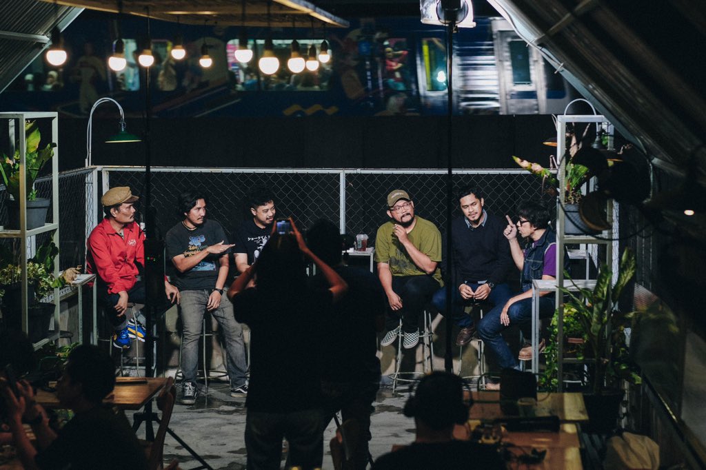 Selalu ada Keseruan Tersendiri Nongkrong Bareng Band Dari Skena Senirupa,Dari Proses Kreatifnya,Kisah Pahit Getirnya Menggapai Mimpi berikut kekonyolannya,Yang Mungkin Bisa Dibilang Absurd (Tapi Itu Yang Bikin Keren,Maprend)

Saksikan 
NGOBRYLS #239 | Godplant,Sludge Total Rock !