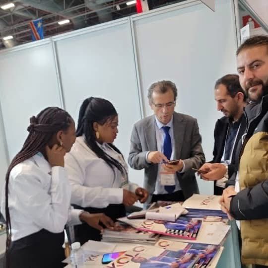 Kolomagazine_'s tweet photo. 🥳Quelques clichés du stand de Kolo Magazine à la foire Go Africa à Istanbul en Turquie. 
Parce que votre business a du prix à nos yeux, nous briserons les limites des frontières
#KOLOMagazine #Afrique #TalentsAfricains #GoAfrica2024 #HalalExpo2024 https://t.co/idElfOCMMV