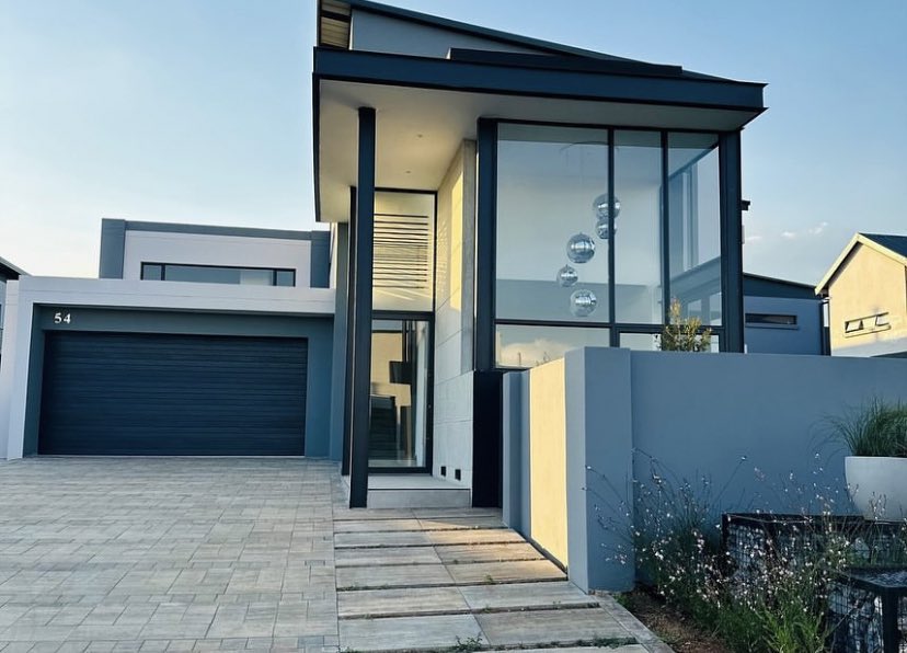 designdeputy's tweet image. 📍: Midstream Ridge Estate
💰: R6 799 000