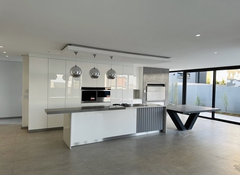 designdeputy's tweet image. 📍: Midstream Ridge Estate
💰: R6 799 000