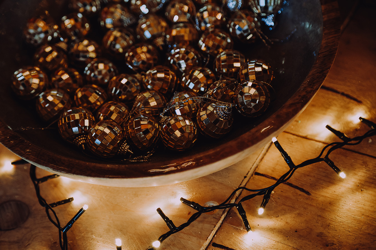 ExeXmasMarket's tweet photo. #ExeterCathedralChristmasMarket is open until 15 December. 🎄Why not take a festive day out to remember  discover unique gifts, cosy bars and global street food. You can also enjoy entry by donation into the iconic @ExeterCathedral. Discover more at https://t.co/5Wf3Q6gYpP https://t.co/fMwkFOpA0K