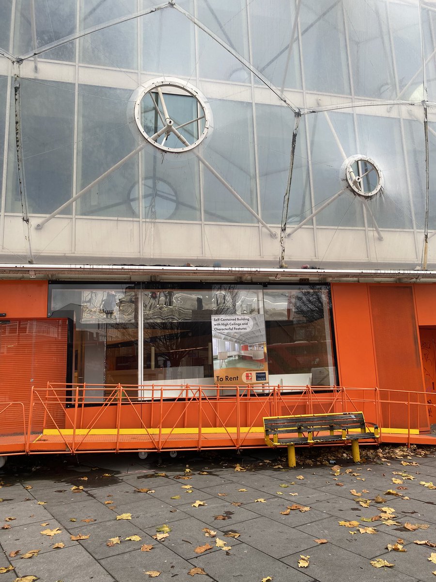 Up for rent, the 2019 Canó Lasso designed ex Second Home London Fields. Before that it had been The Trampery &amp; Look Mum No Hands, before that, educational purposes for decades (inc Hackney Community College) and behind, there is still the 1879 Morley Hall. #architecture #hackney