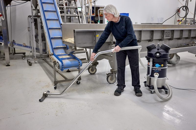 Zwei neue Mini-Industriesauger von Nilfisk bieten hohe Saugleistung auf engem Raum. <a href="/Nilfiskofficial/">Nilfisk</a> #VHS010 #VHS011 #Industriesauger #Pullclean #Kompaktbau #Reinigung #Atex #BrennbareStäube
lebensmittel.kuhn-fachmedien.de/atex-industrie…