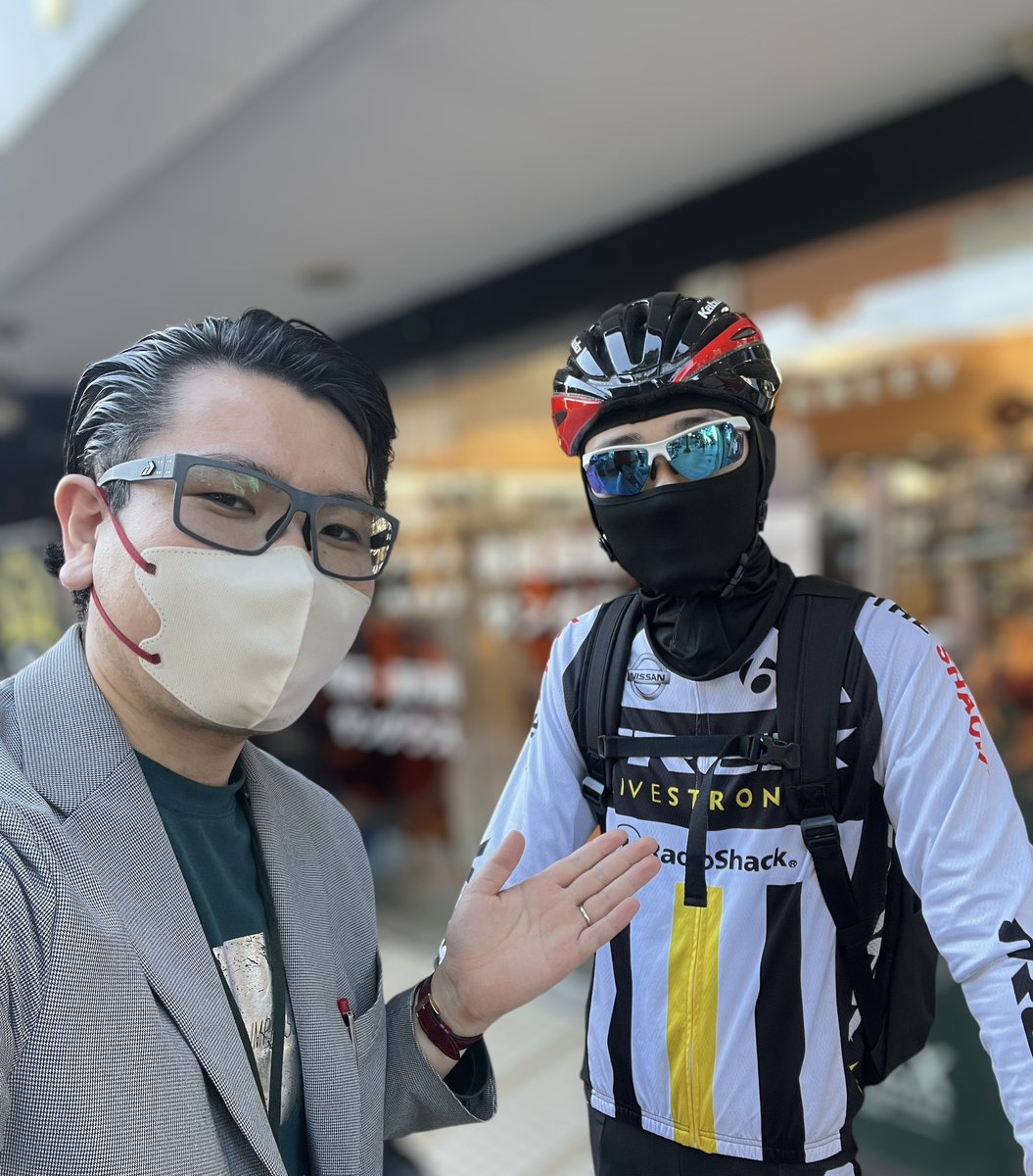glashutte8019's tweet photo. ロードバイク用度付きサングラスをオーダー頂きました!
レンズチェンジができるモデルなので日中用カラーと夜間用クリアレンズを作成✨🚴♂️
合算-6.75の強度ですが見事に仕上がりました!
I様もバッチリ決まってますよ👍
ブログ➡︎ https://t.co/G92aAFrO0a
#icrx #kabuto https://t.co/PRE2cbrQEe