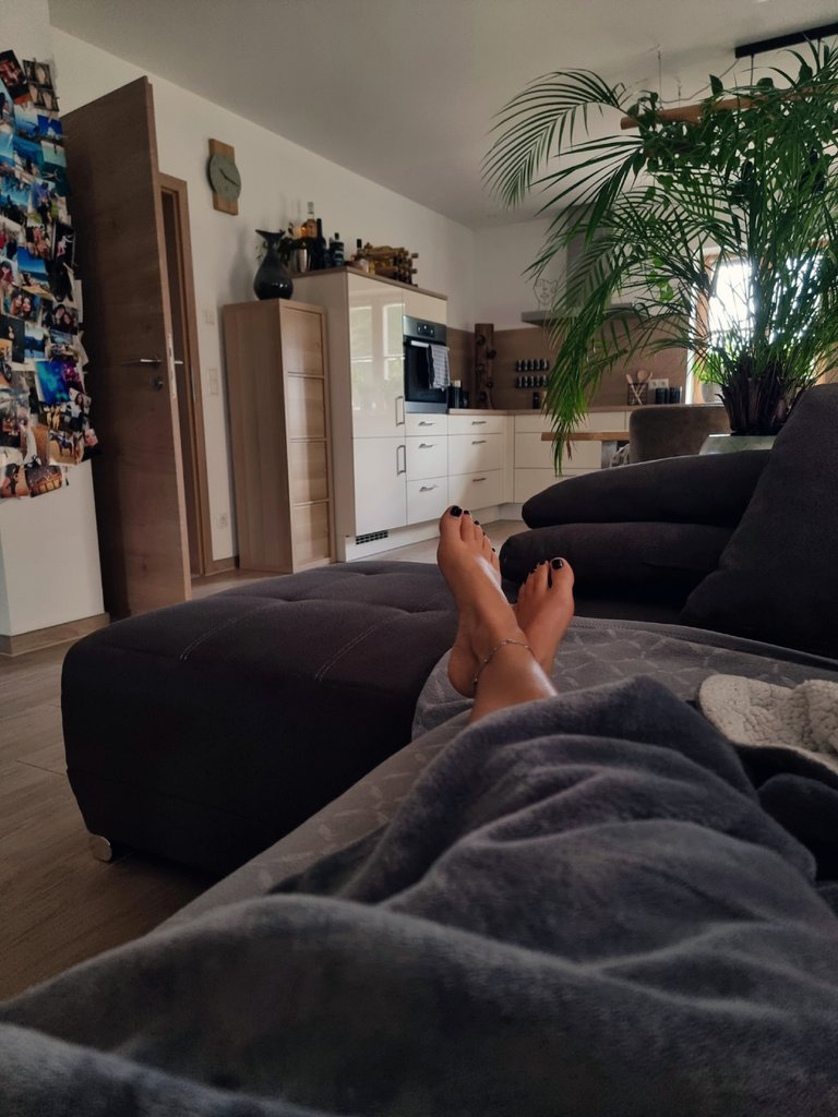 Who wants a foot job😈
join.skype.com/invite/Ee1QD6a…