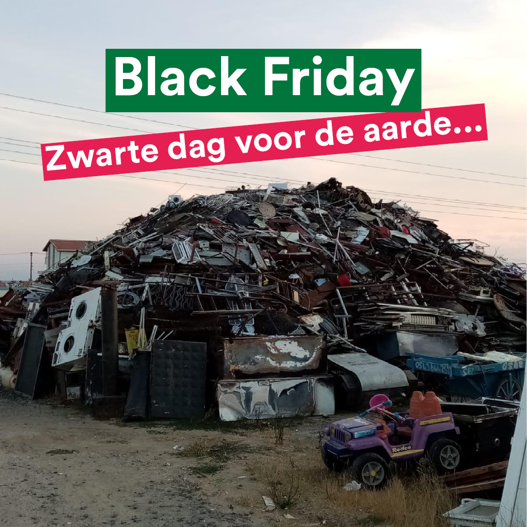Black Friday is een zwarte dag voor de aarde, het klimaat en alle mensen die onder slechte omstandigheden goedkope producten maken.
Minder nieuwe spullen kopen is beter! Denk twee keer na of je echt iets nieuws nodig hebt, of ga langs bij een repair café of kringloopwinkel. 💚