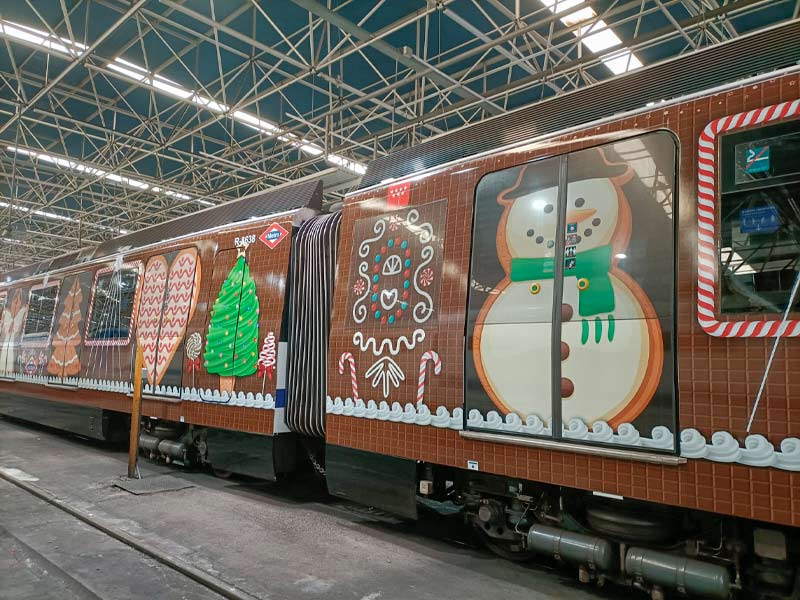 Rotulamos el #TrenDeLaNavidad de <a href="/metro_madrid/">Metro de Madrid</a> con vinilos impresos

spintegrales.com/produccion-tre…