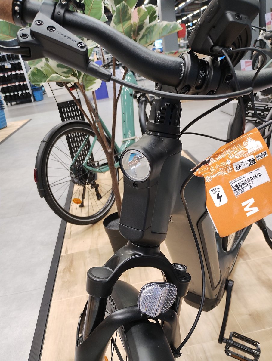 Tom Dussycle tweet media