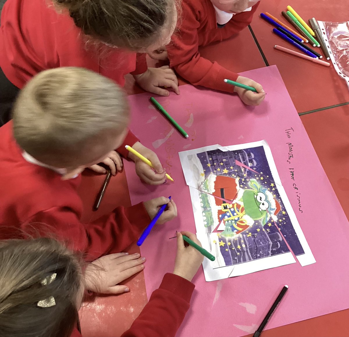 Malpas_Park's tweet photo. Da iawn, Blwyddyn 1, for showing great teamwork and resilience when trying to piece together the cover of our new book. You made super guesses at the title too! #MPPSY1 @helenbowen1 @EAS_LLCEnglish https://t.co/ctQ6x7e6i8