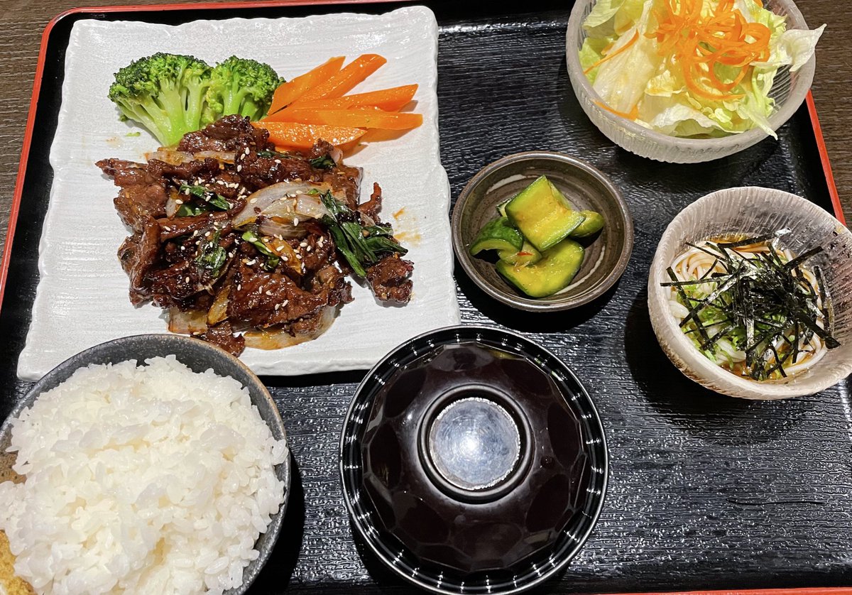 BITEX_AUH's tweet image. ✨アブダビスタッフ通信✨
【アブダビ】おすすめグルメ

日本食レストラン「TOKI」でランチをいただきました！

本格的な日本食と日本酒、焼酎、ウイスキーなどお酒もあります🤩

📍コーニッシュ通り
ランチ12:00~15:00
ディナー18:30~23:00

#japaneserestaurant
#abudhabi
#bitex
#バイテックス…